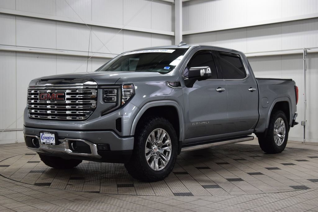 Used 2023 GMC Sierra 1500 Denali w/ Technology Package AWD/4WD image 3