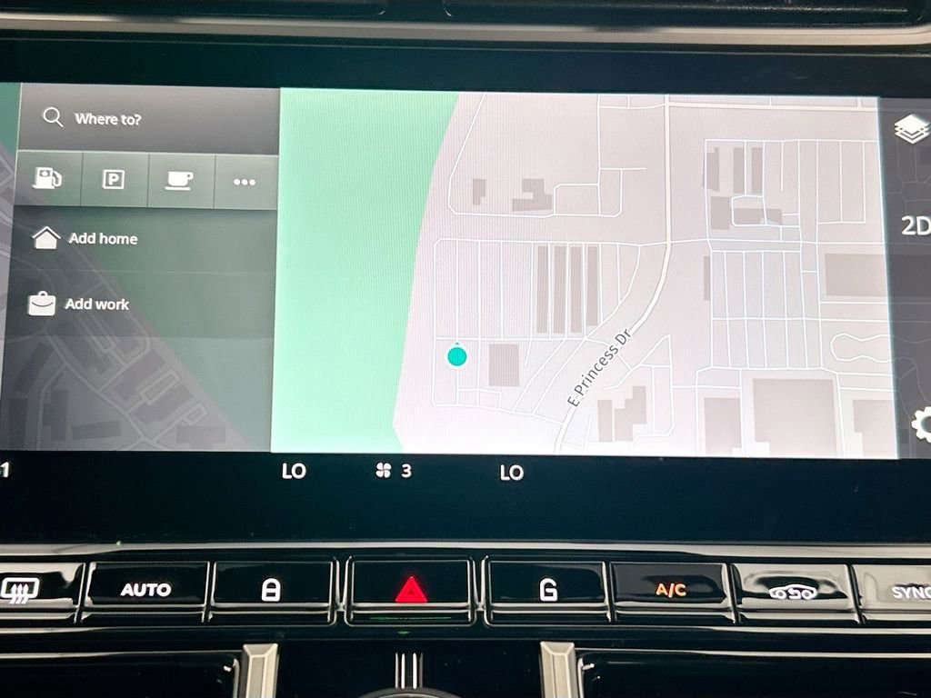 Used 2026 Aston Martin V8 Vantage Coupe RWD image 14