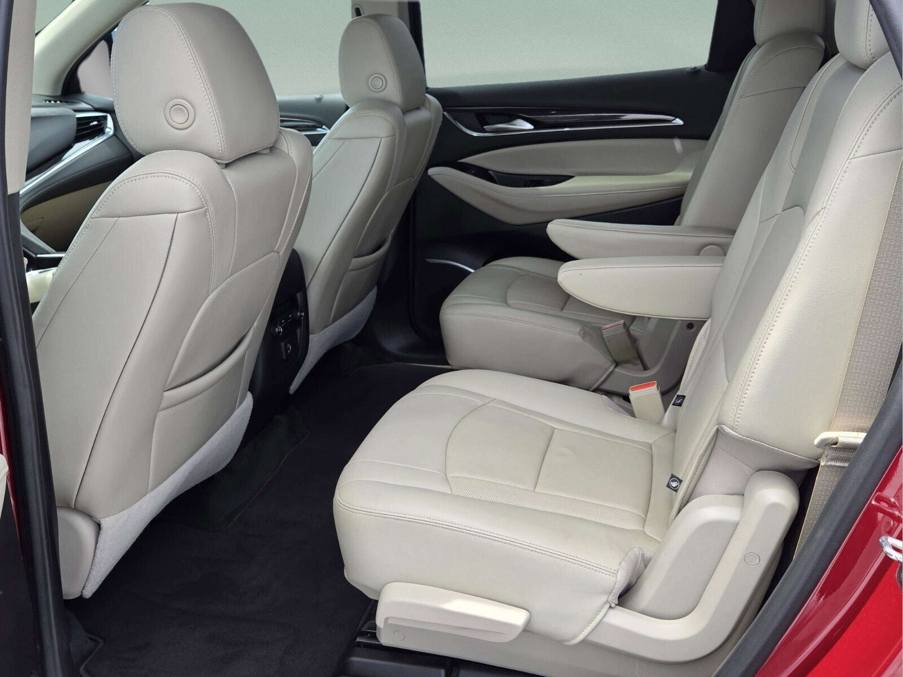 Used 2020 Buick Enclave Essence w/ Trailering Package, 5000 lbs. FWD image 30