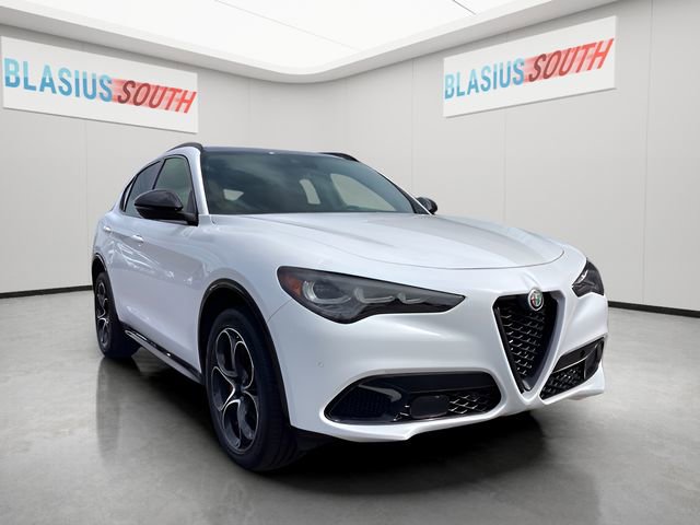 Used 2024 Alfa Romeo Stelvio Veloce image 1