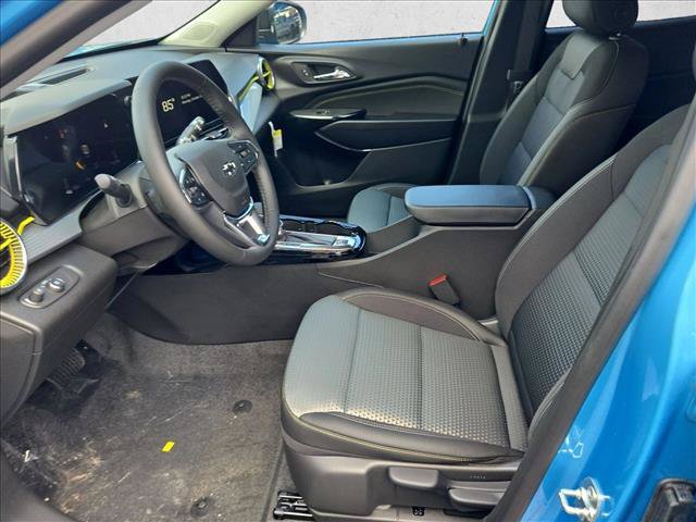 New 2026 Chevrolet Trax LT w/ Midnight Edition FWD image 4