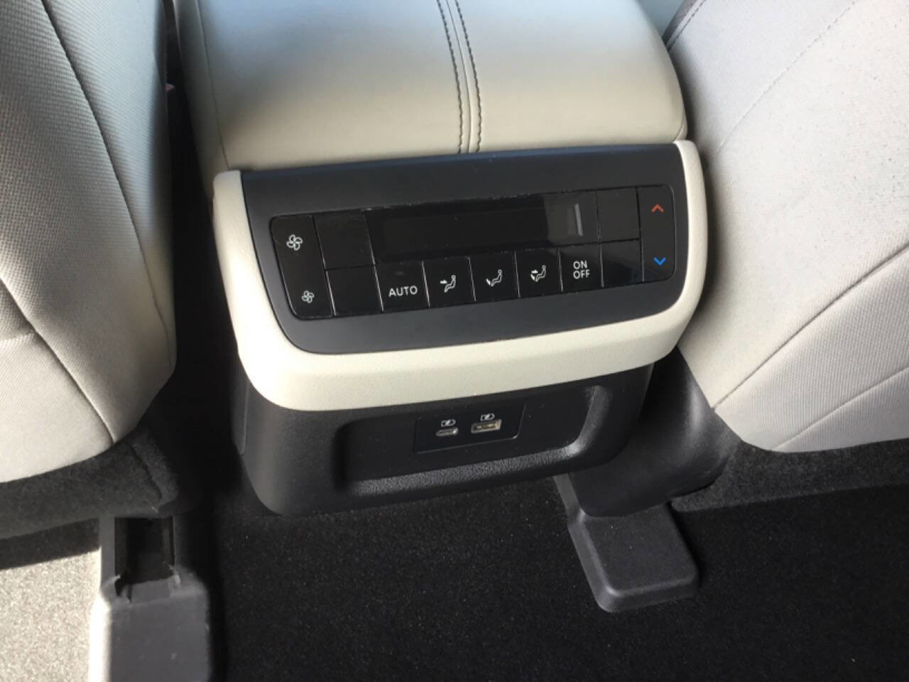 Used 2022 Nissan Pathfinder SV image 6