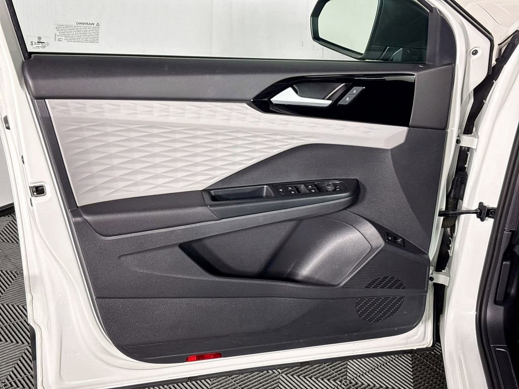 Certified 2023 Volkswagen Taos S image 11