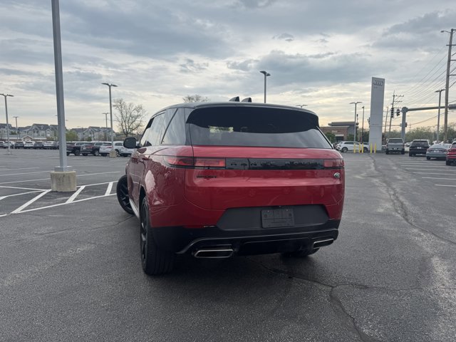Used 2023 Land Rover Range Rover Sport SE AWD/4WD image 4