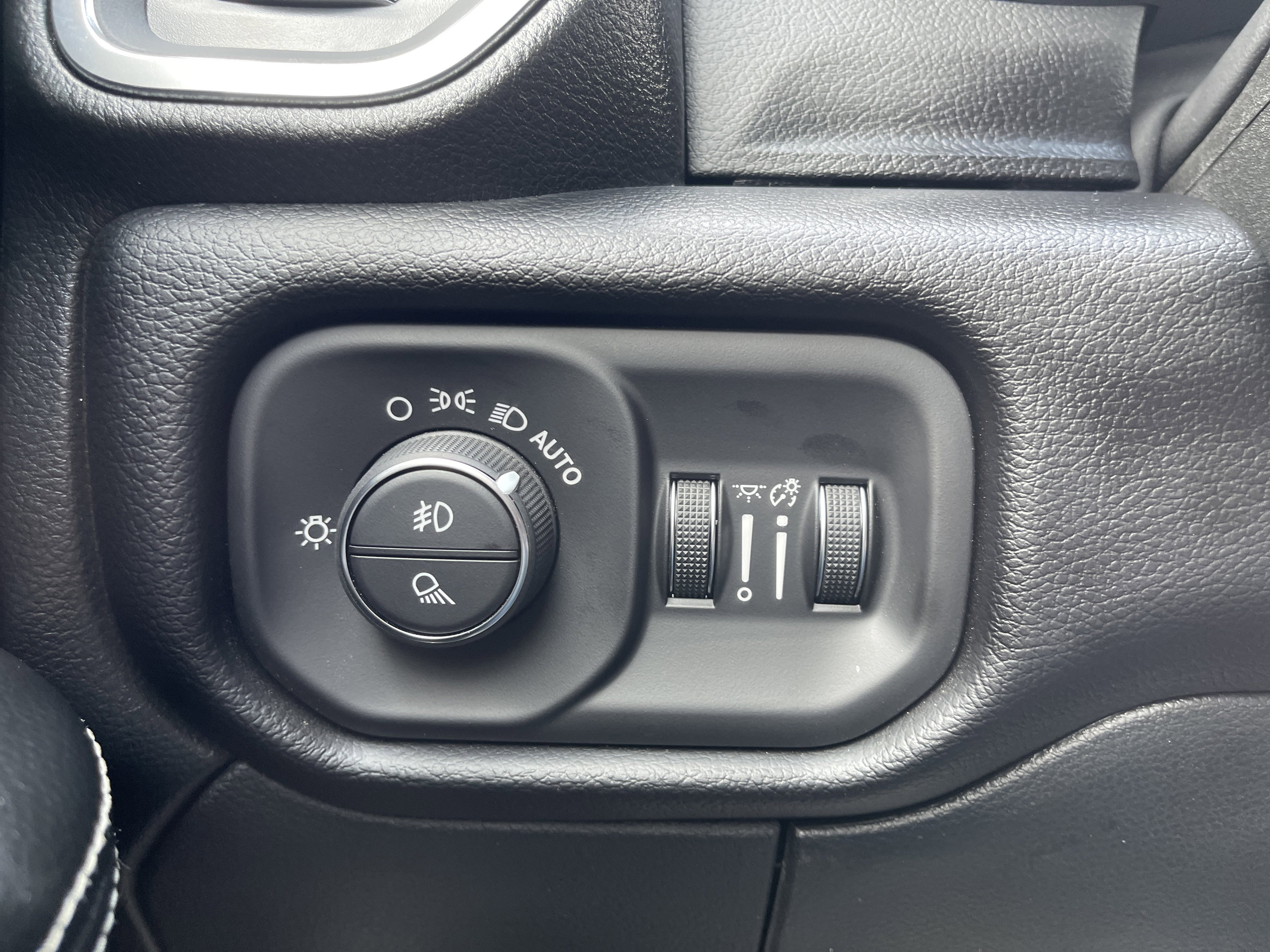 Used 2026 RAM 3500 Laramie w/ Max Tow Package image 21