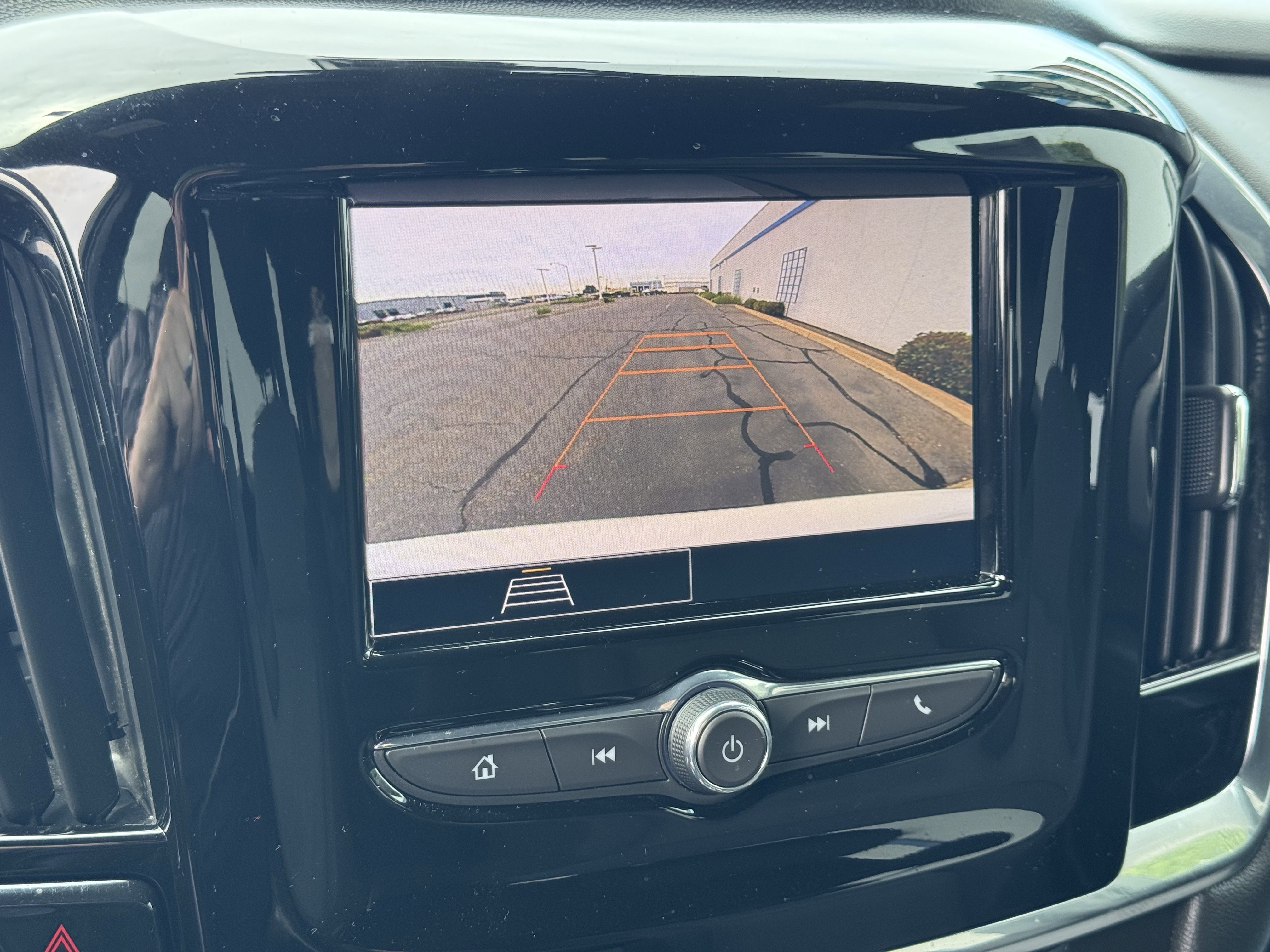 Used 2023 Chevrolet Traverse LT FWD image 31