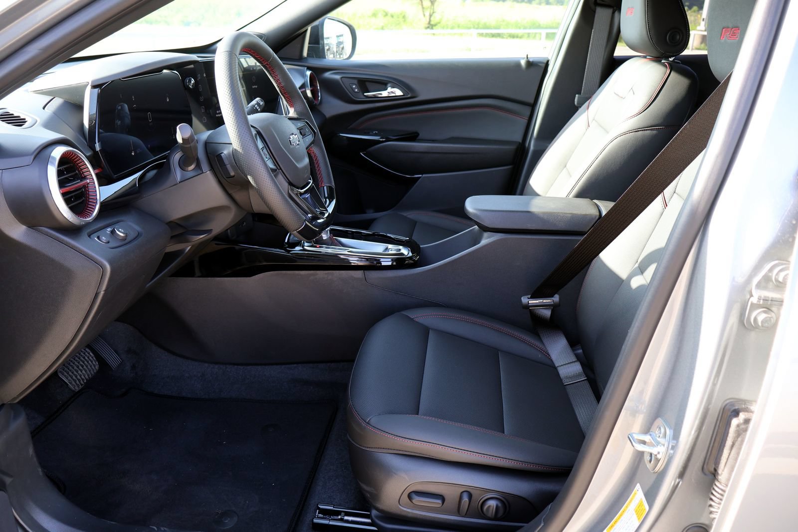 New 2026 Chevrolet Trax RS w/ Driver Confidence Package FWD image 10