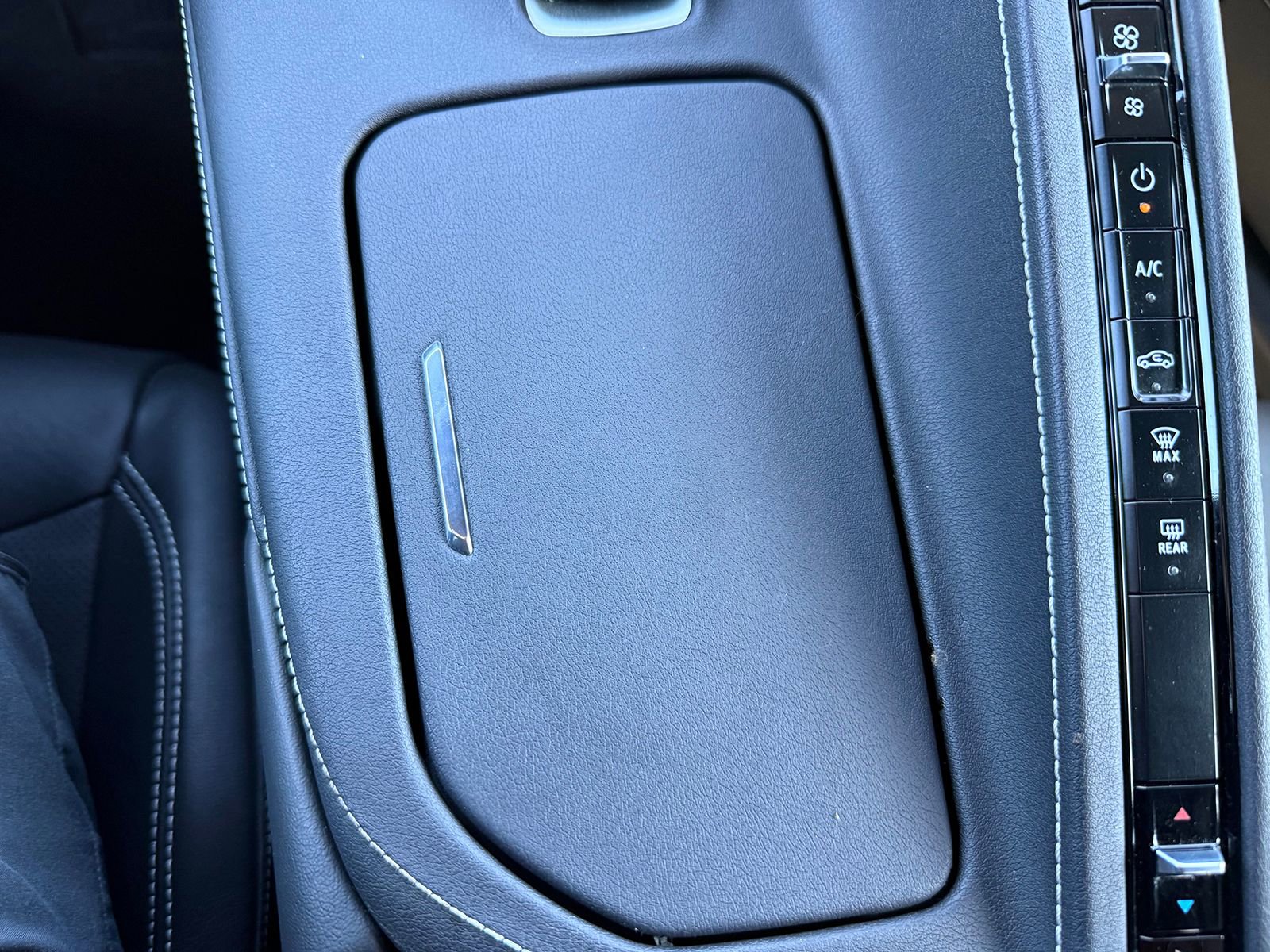 Used 2024 Chevrolet Corvette Stingray Coupe w/ 1LT image 21