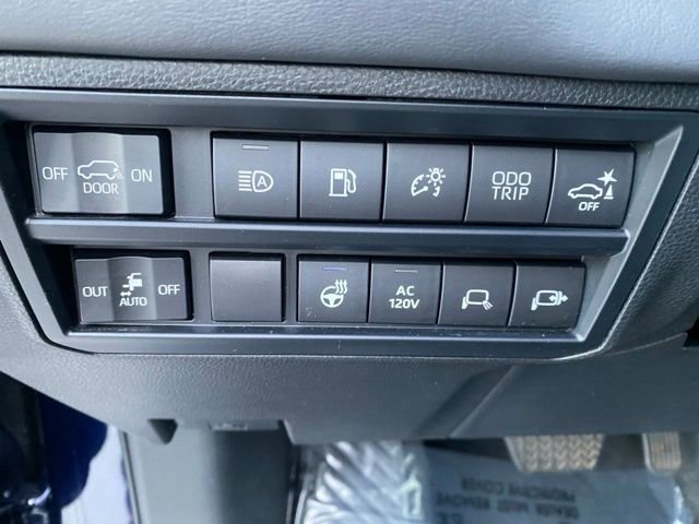 Certified 2023 Toyota Sequoia Platinum image 26