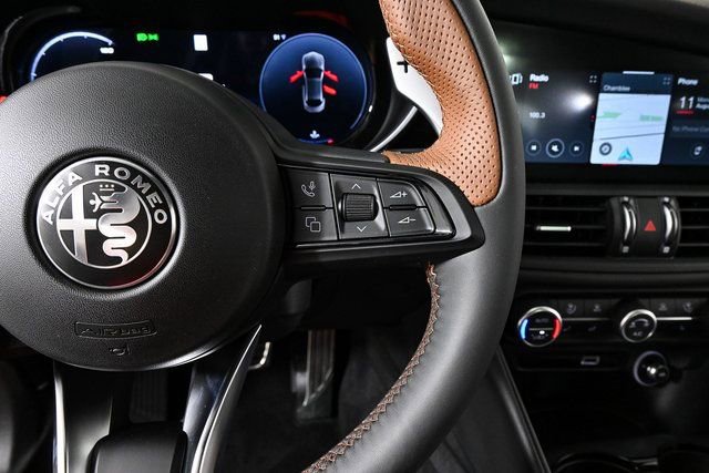 New 2025 Alfa Romeo Giulia w/ Driving Assist Package RWD image 13