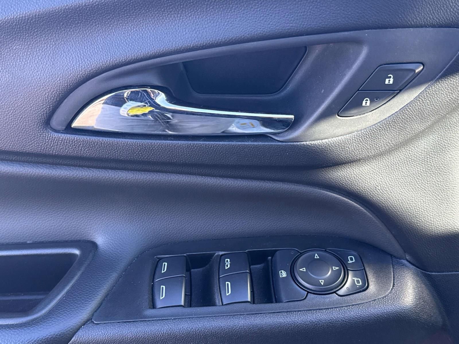 Used 2024 Chevrolet Equinox LT image 13