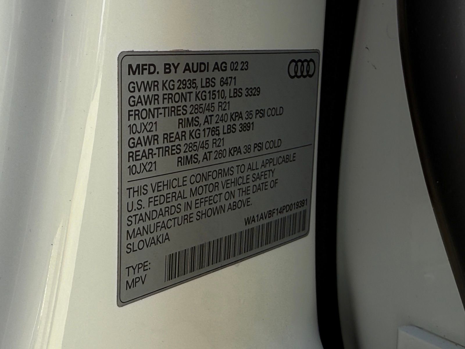 Used 2023 Audi Q8 Premium image 33