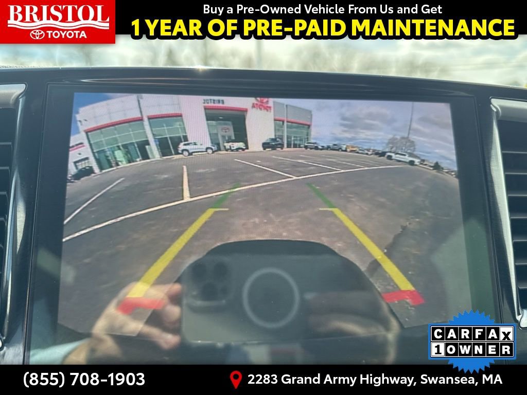 Used 2025 Chrysler Pacifica Select image 29