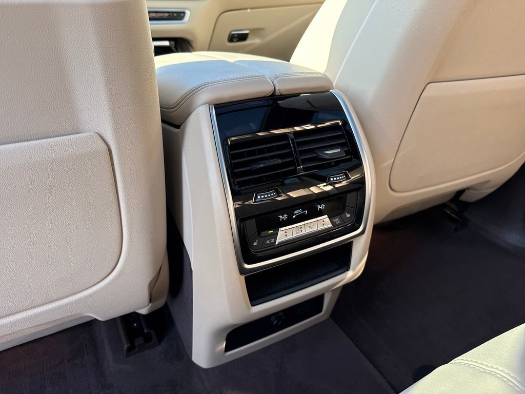 Used 2019 BMW X5 xDrive40i w/ M Sport Package AWD/4WD image 24