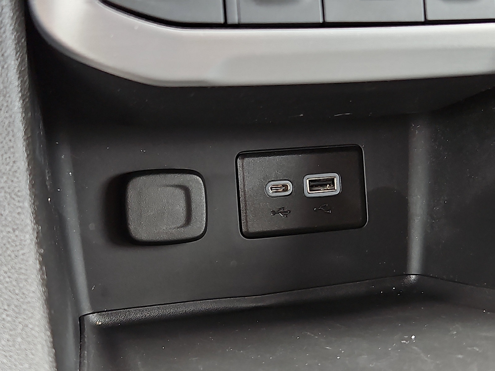 Used 2023 GMC Acadia SLE AWD/4WD image 23