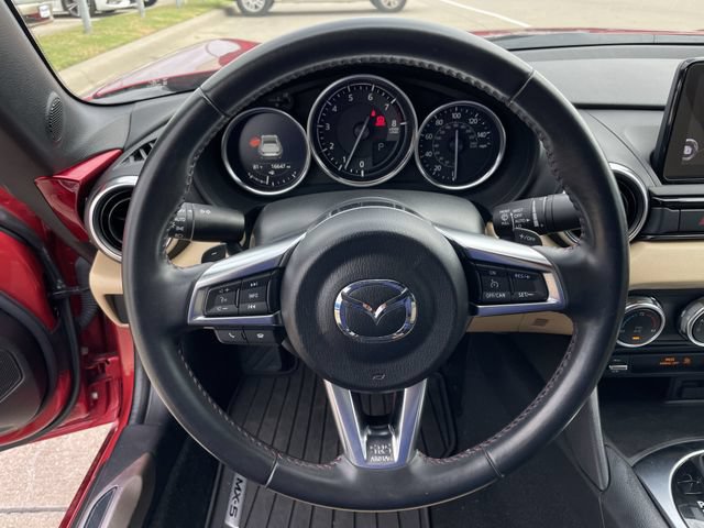 Used 2019 MAZDA MX-5 Miata RF Grand Touring RWD image 13