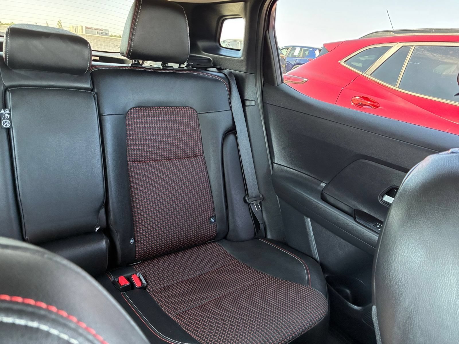 Used 2026 Nissan Kicks SR AWD/4WD image 31