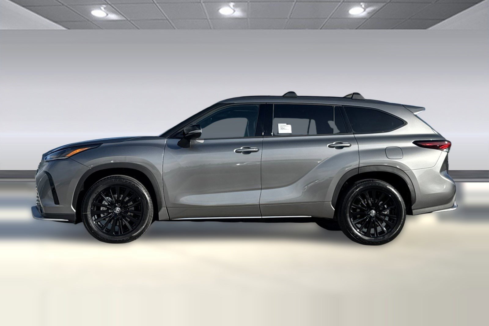 New 2026 Toyota Highlander XLE image 6