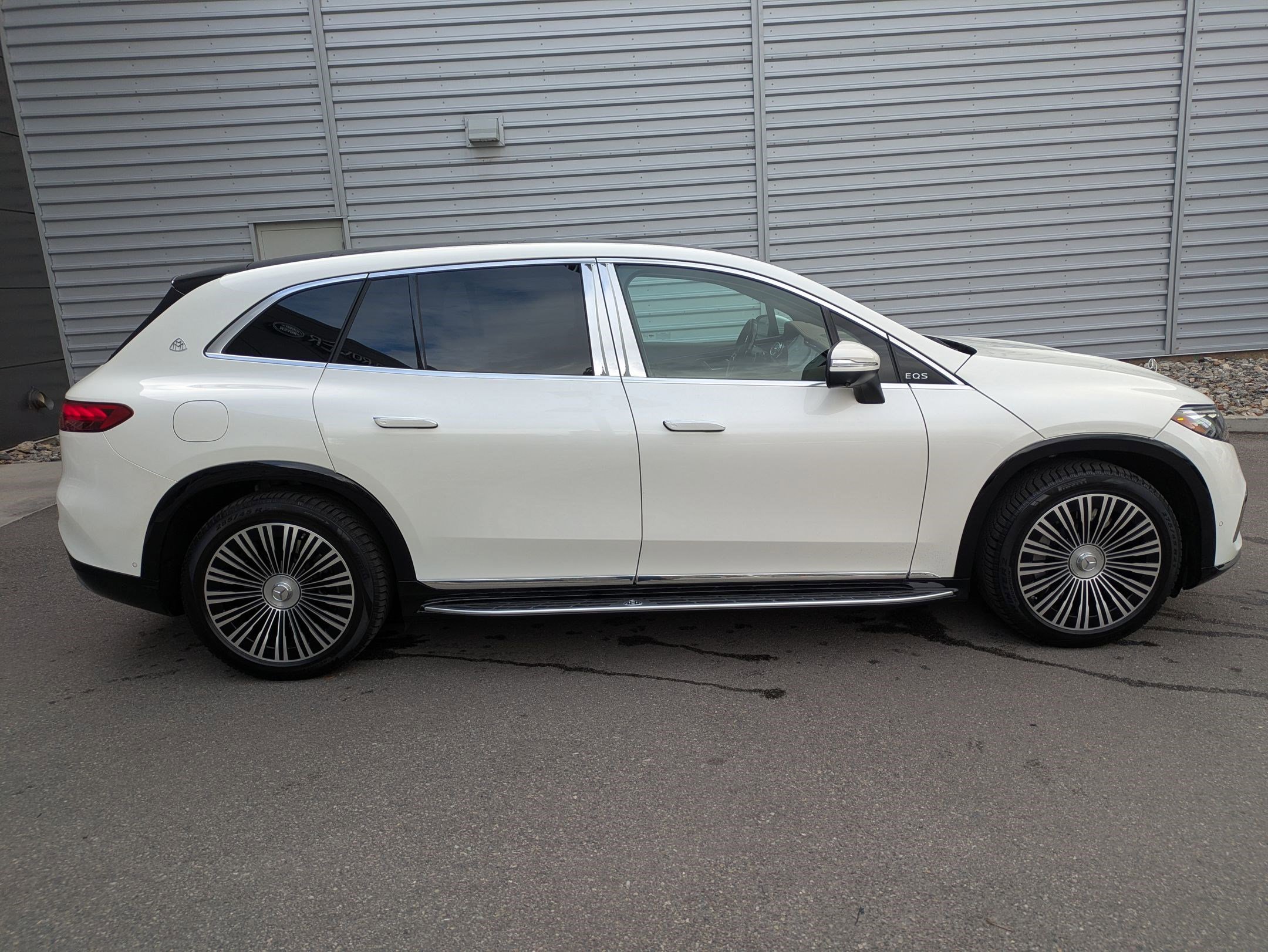 Used 2024 Mercedes-Benz Maybach EQS 680 4MATIC image 2