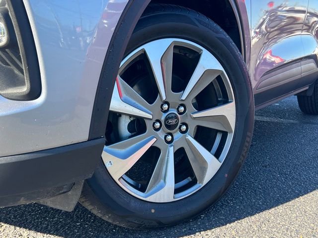 Used 2024 Ford Escape Platinum image 2