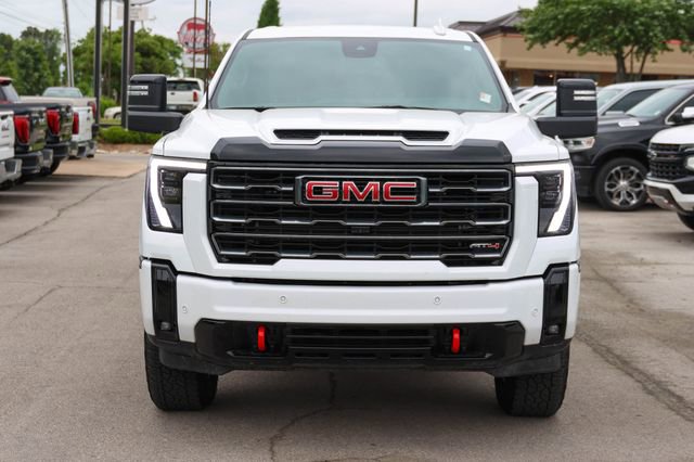 Used 2025 GMC Sierra 2500 AT4 AWD/4WD image 2