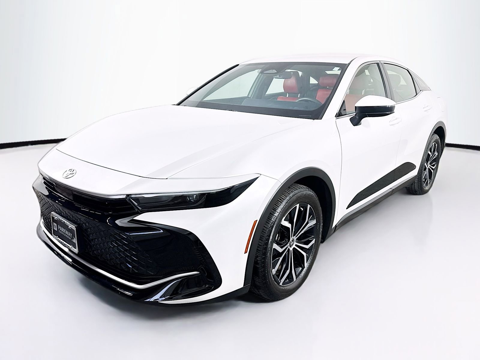 Certified 2023 Toyota Crown XLE image 3