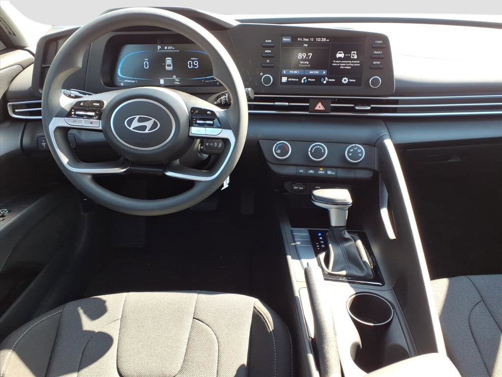 New 2025 Hyundai Elantra SE FWD image 7