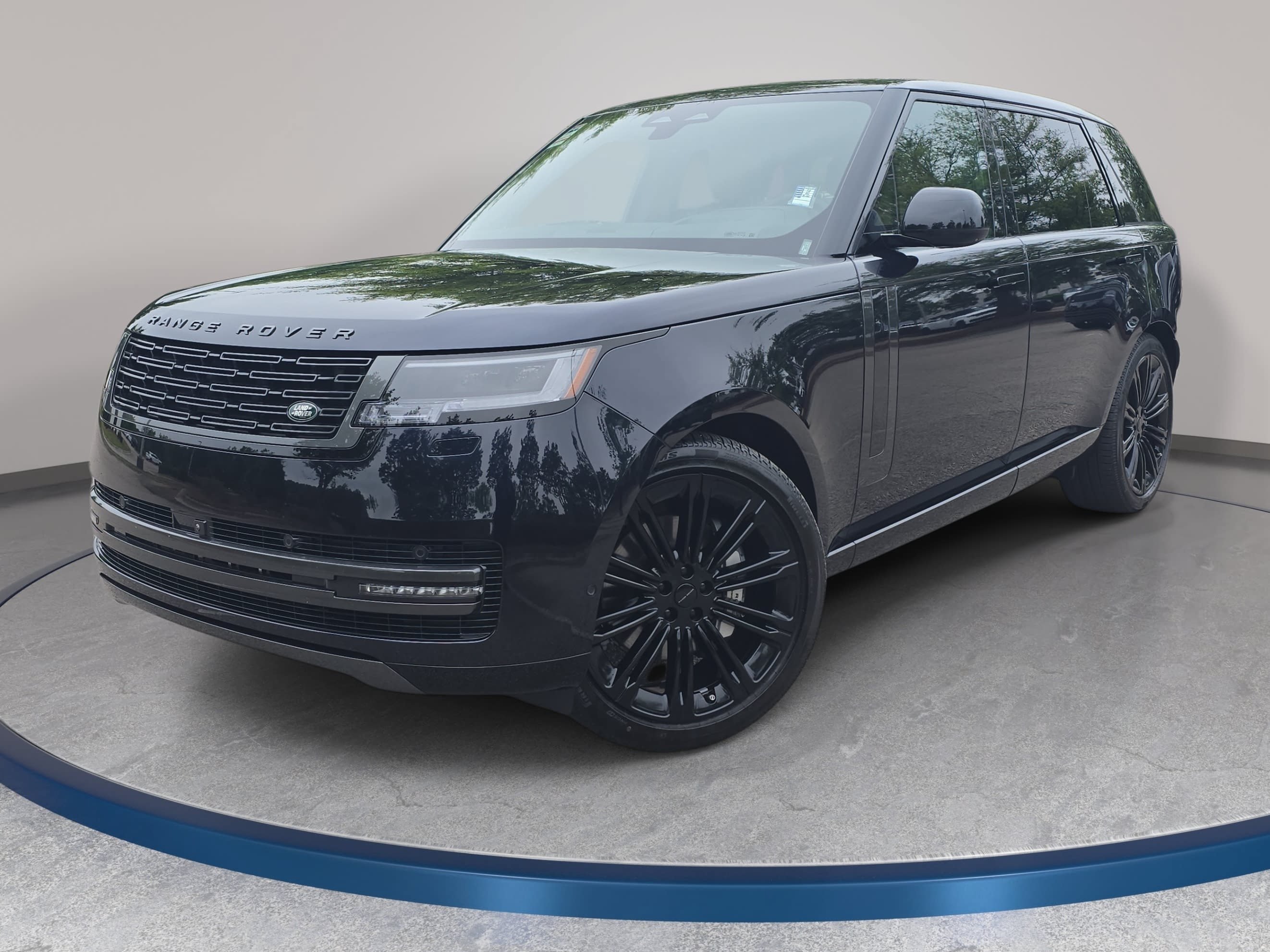 Certified 2026 Land Rover Range Rover Long Wheelbase SE AWD/4WD image 1