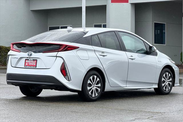 Certified 2022 Toyota Prius Prime LE image 2