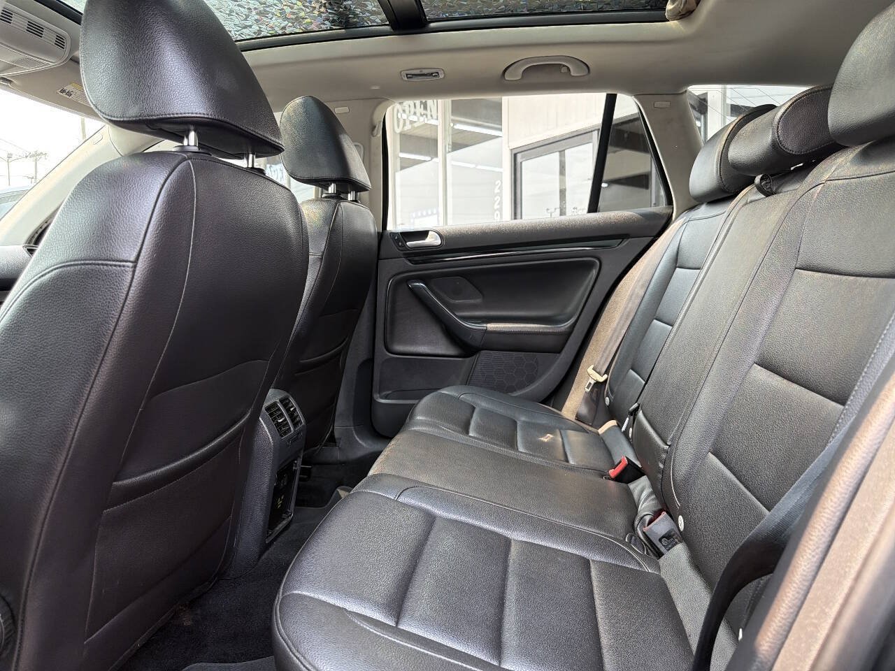 Used 2014 Volkswagen Jetta TDI FWD image 26