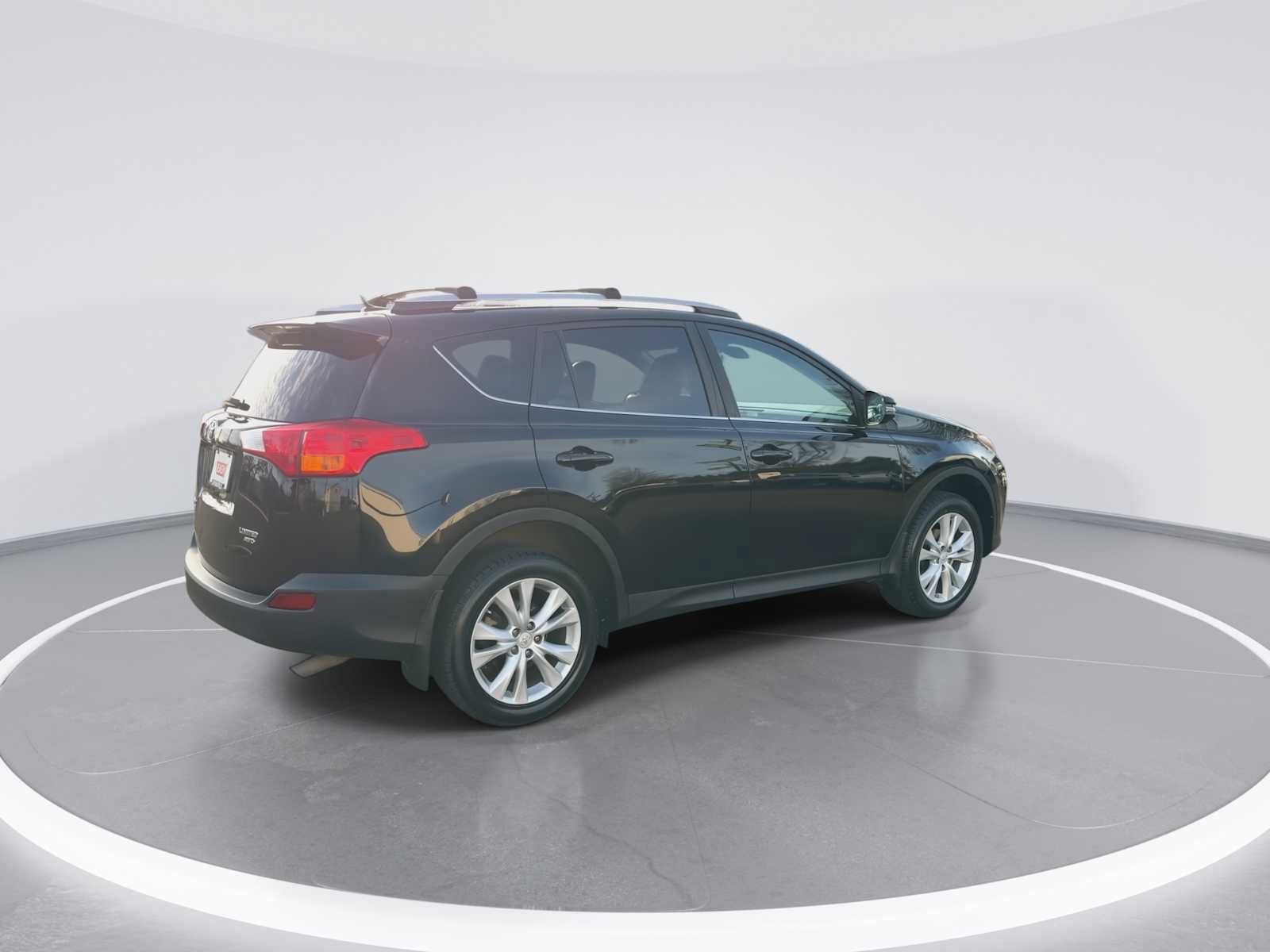 Used 2015 Toyota RAV4 Limited w/ Technology Package image 8