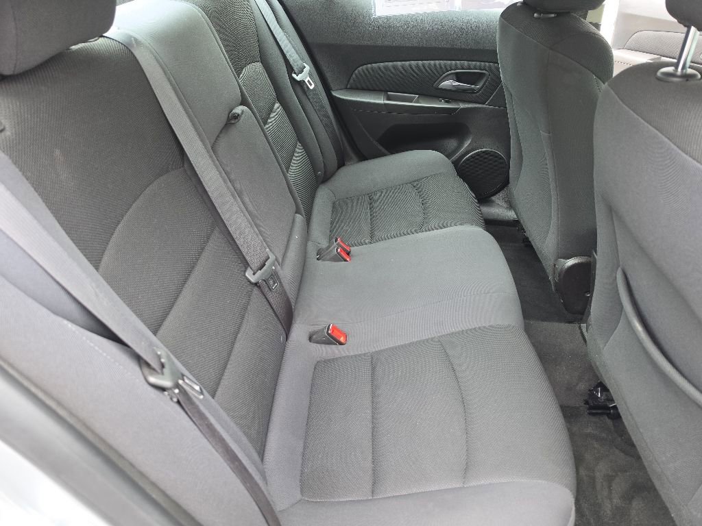Used 2015 Chevrolet Cruze LT FWD image 19