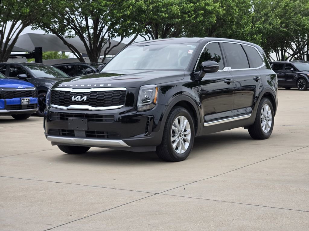 Certified 2022 Kia Telluride LX image 2