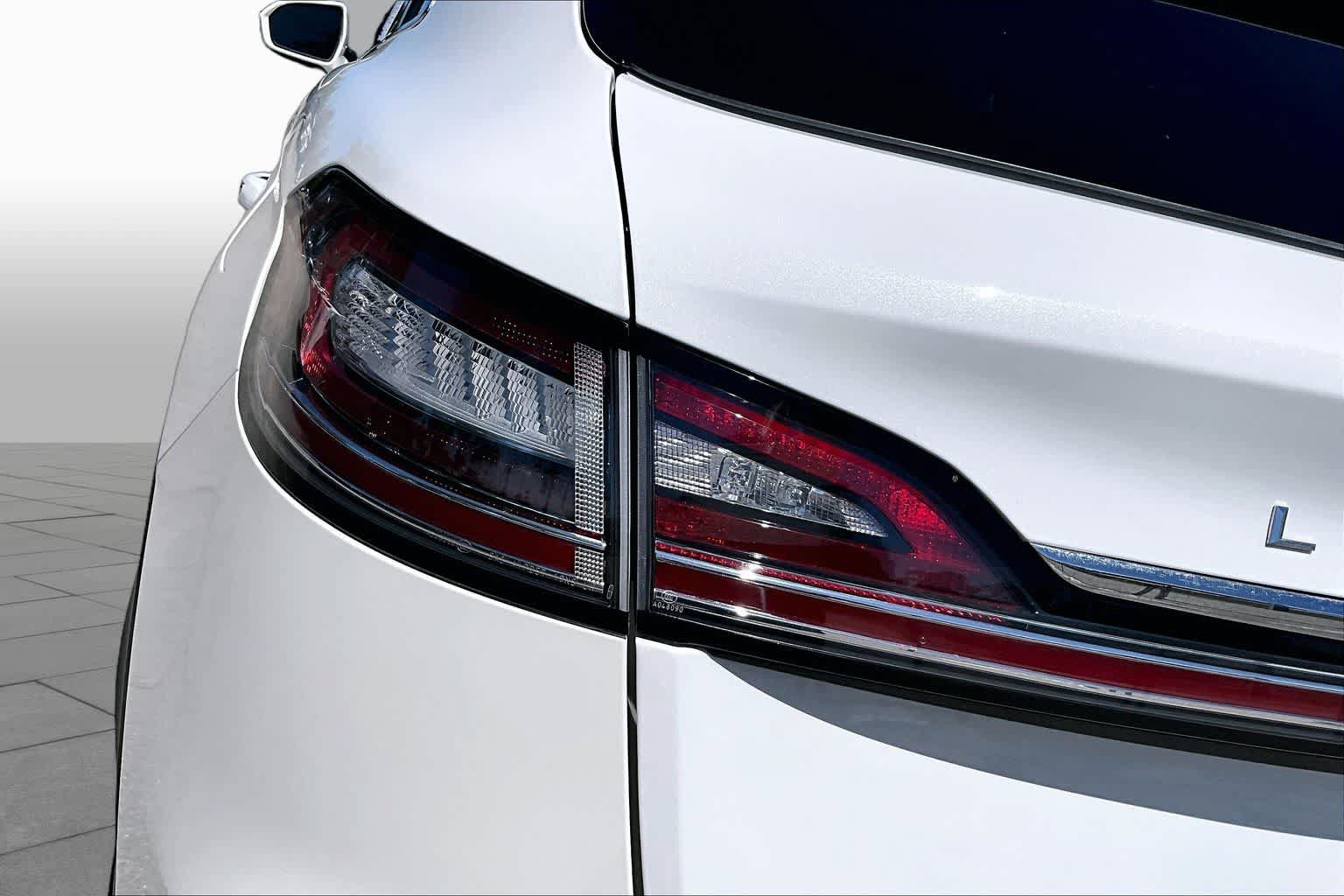 Used 2020 Lincoln Nautilus Reserve FWD image 29