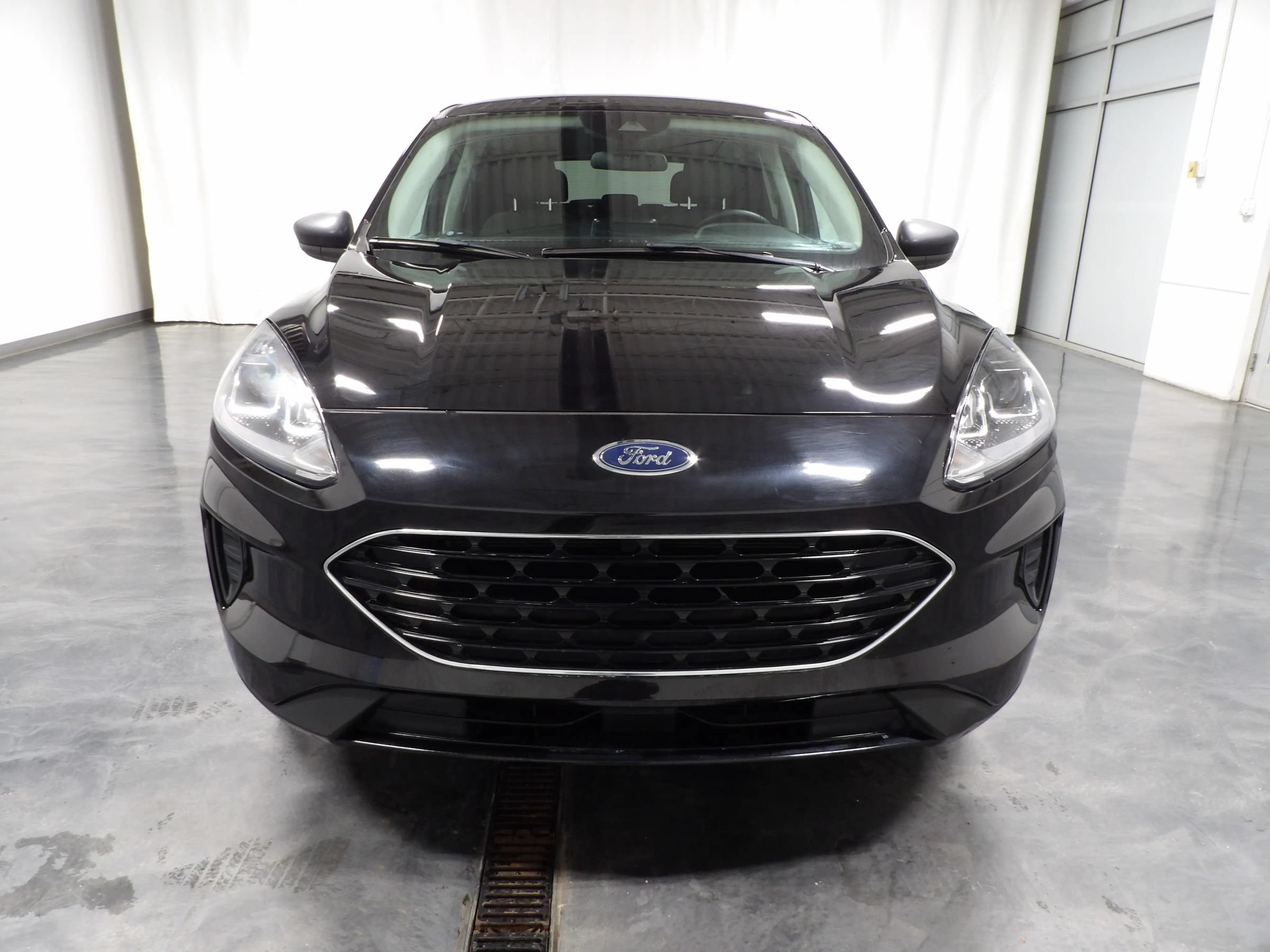 Used 2022 Ford Escape SE w/ Convenience Package AWD/4WD image 3