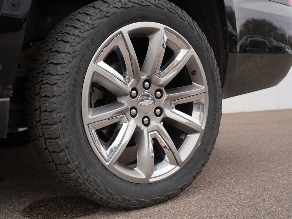 Used 2017 Chevrolet Suburban Premier image 32