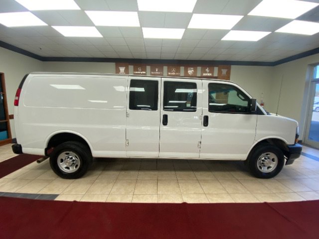 Used 2022 Chevrolet Express 3500 Extended w/ Driver Convenience Package RWD image 4