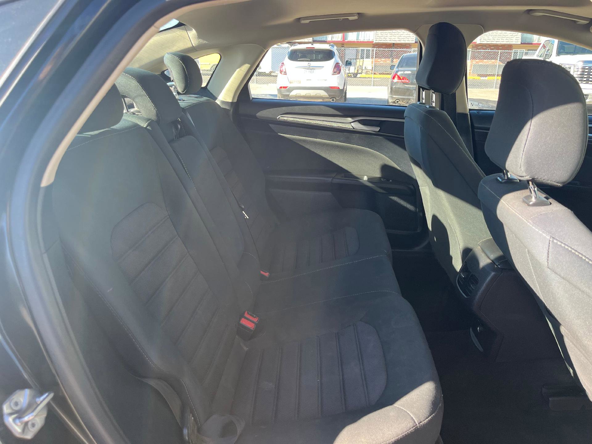 Used 2020 Ford Fusion SE image 14