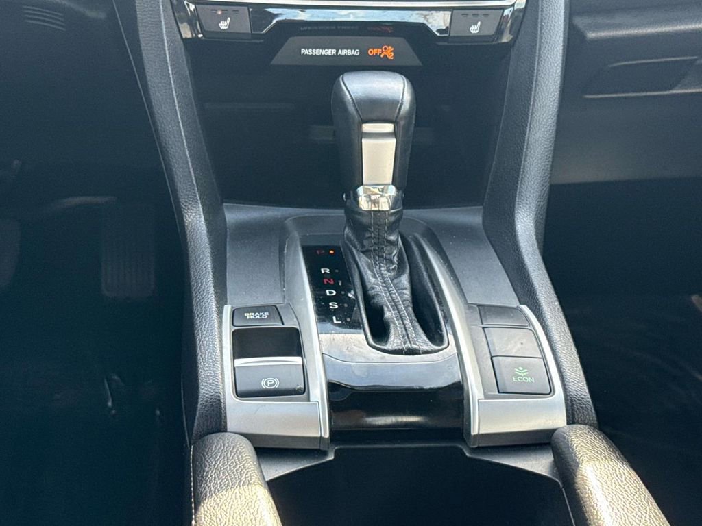 Used 2018 Honda Civic Touring image 16