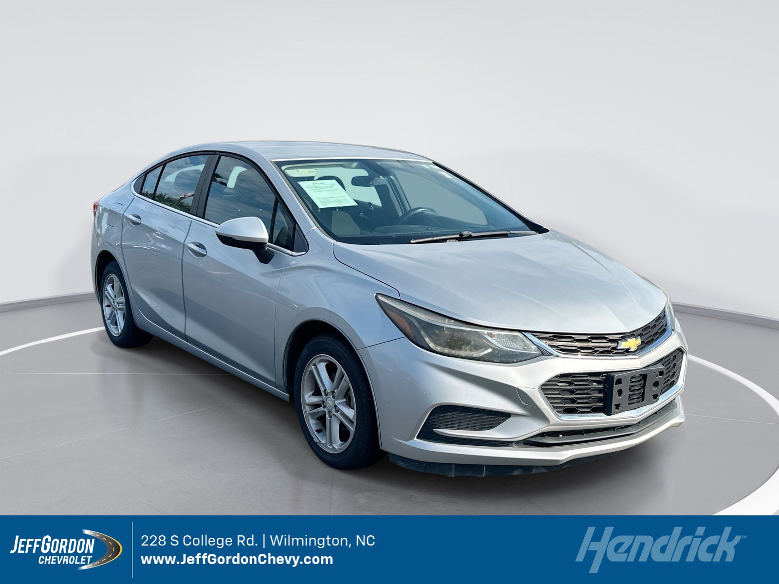 Used 2017 Chevrolet Cruze LT w/ Convenience Package FWD image 1