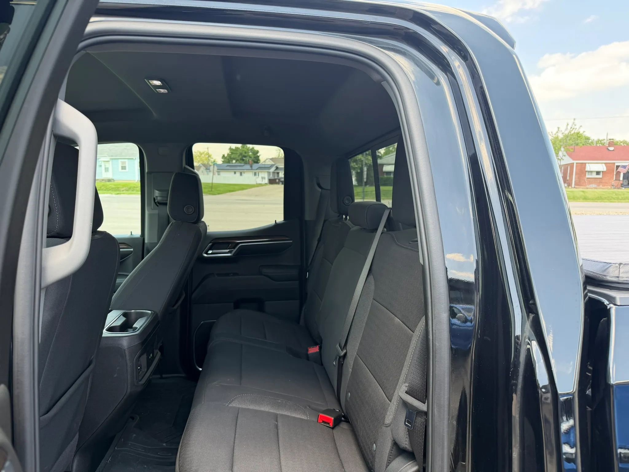 Used 2024 Chevrolet Silverado 1500 RST w/ Redline Edition AWD/4WD image 18