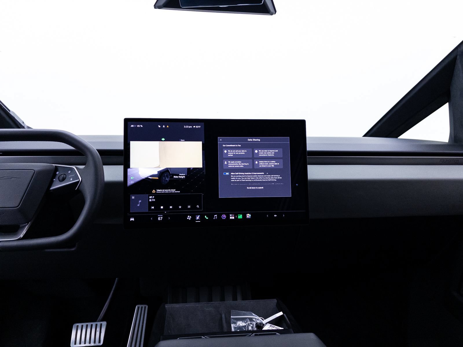 Used 2024 Tesla Cybertruck AWD Crew Cab image 11