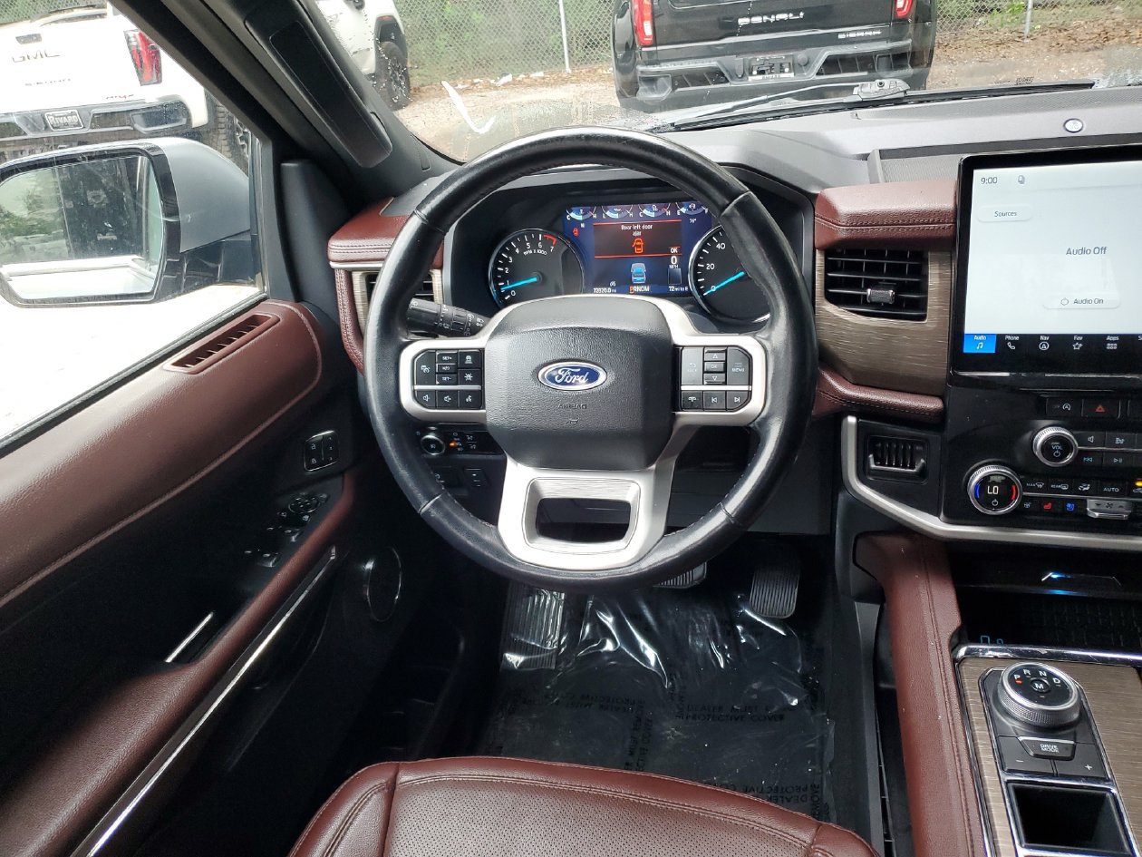 Used 2024 Ford Expedition Limited RWD image 12
