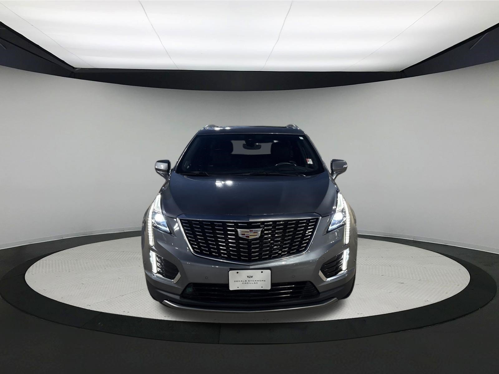 Used 2020 Cadillac XT5 Premium Luxury AWD/4WD image 2