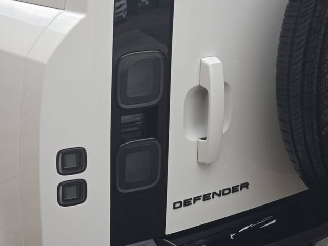 New 2026 Land Rover Defender 110 S AWD/4WD image 23