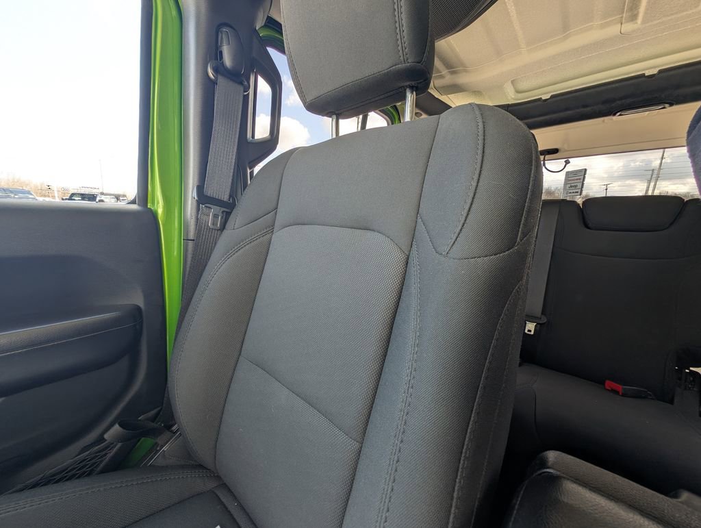 Used 2019 Jeep Wrangler Unlimited Sport S AWD/4WD image 14