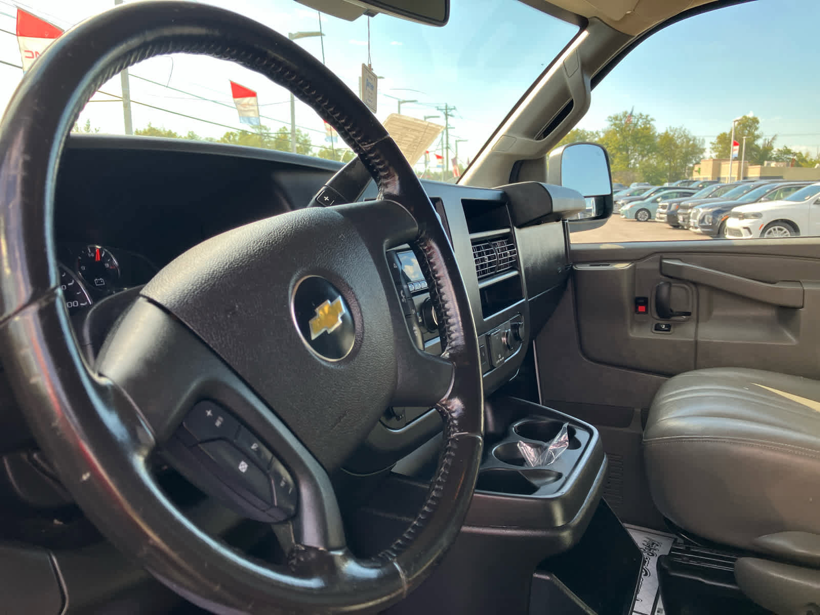 Used 2021 Chevrolet Express 2500 w/ Driver Convenience Package image 9