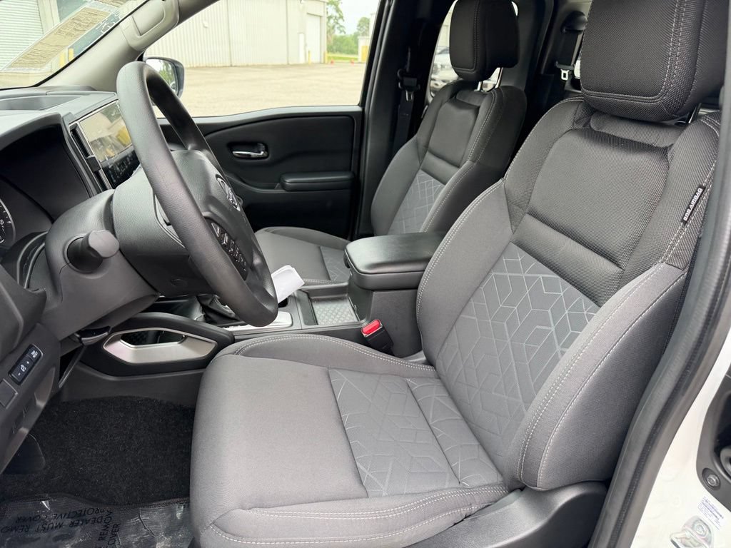 Used 2025 Nissan Frontier SV RWD image 10