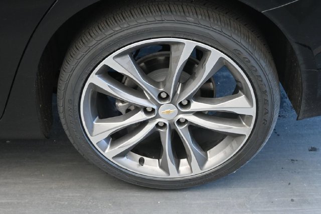 Used 2025 Chevrolet Malibu LT FWD image 13