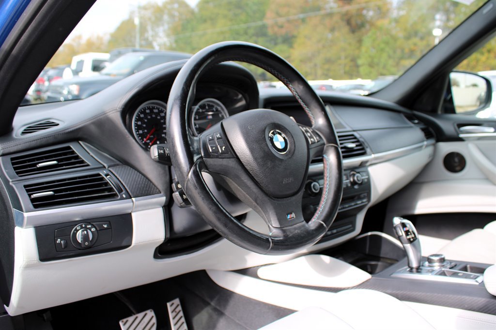 Used 2010 BMW X5 M image 16